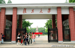<b>但上海二手房套均总价一曲正在300多万元</b>